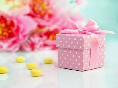 Dāvanu kastīte, rozā punktainas (10 gb)